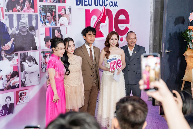 Bà ngoại Việt Hương bật khóc khi thực hiện Điều ước của mẹ- Ảnh 4.