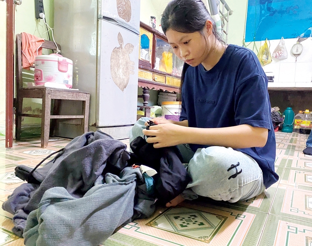 Làm nhiều việc để được đến trường - Ảnh 2.