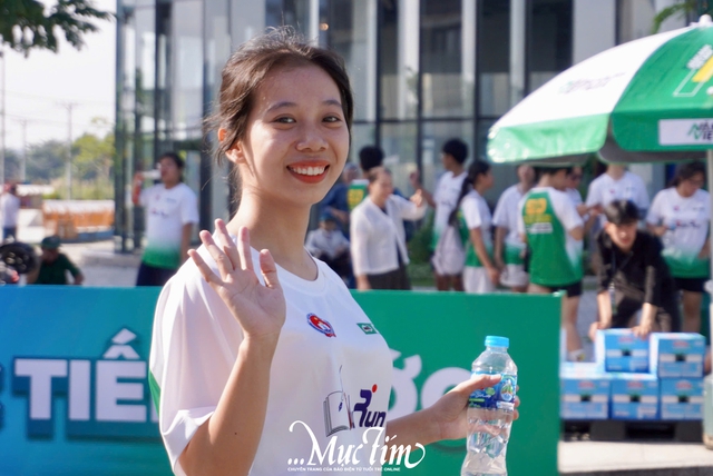 Đồng diễn võ nhạc Vovinam xác lập kỷ lục kép: lan tỏa tinh thần rèn luyện cho học sinh TP.HCM- Ảnh 13. Đồng diễn võ nhạc Vovinam xác lập kỷ lục kép: lan tỏa tinh thần rèn luyện cho học sinh TP.HCM- Ảnh 13.