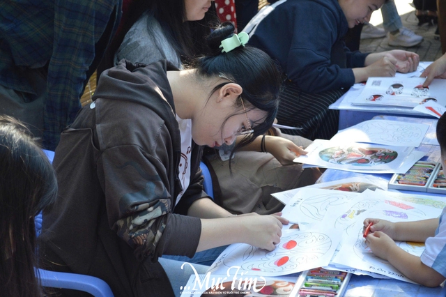 Teen thích thú trải nghiệm nghệ thuật hát bội vào cuối tuần - Ảnh 6.