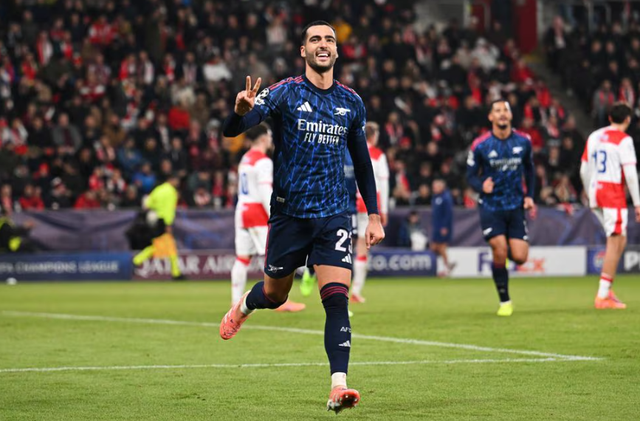 Thua Liverpool, Real Madrid giậm chân tại chỗ, Bayern Munich chiếm ngôi đầu- Ảnh 1. Thua Liverpool, Real Madrid giậm chân tại chỗ, Bayern Munich chiếm ngôi đầu- Ảnh 1.