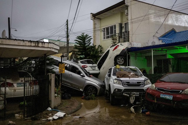 Typhoon Kalmaegi kills at least 58 in the Philippines, heads toward Vietnam- Ảnh 4. Typhoon Kalmaegi kills at least 58 in the Philippines, heads toward Vietnam- Ảnh 4.