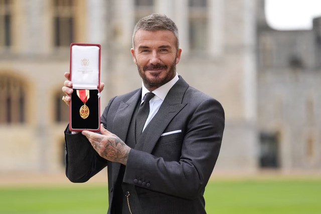 David Beckham knighted for services to sport and charity - Ảnh 1. David Beckham knighted for services to sport and charity - Ảnh 1.