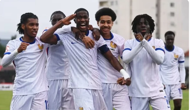 U17 World Cup 2025: Pháp và Uzbekistan khởi đầu thuận lợi- Ảnh 5. U17 World Cup 2025: Pháp và Uzbekistan khởi đầu thuận lợi- Ảnh 5.