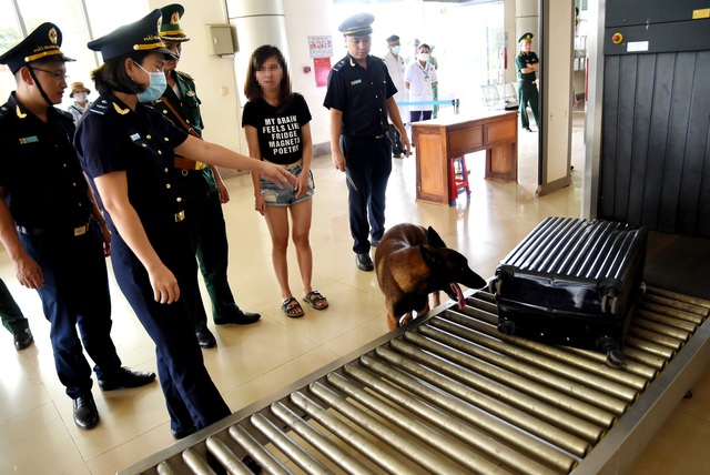 Vietnam repatriates 65 citizens rescued from online scam compounds in Cambodia- Ảnh 3.