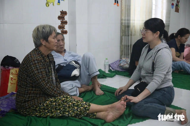 Gió và mưa bão Kalmaegi đã ảnh hưởng trên đất liền, dự báo bão vào bờ sớm hơn - Ảnh 1.