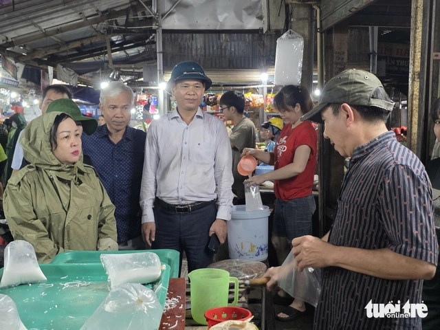 Gió và mưa bão Kalmaegi đã ảnh hưởng trên đất liền, dự báo bão vào bờ sớm hơn - Ảnh 1.