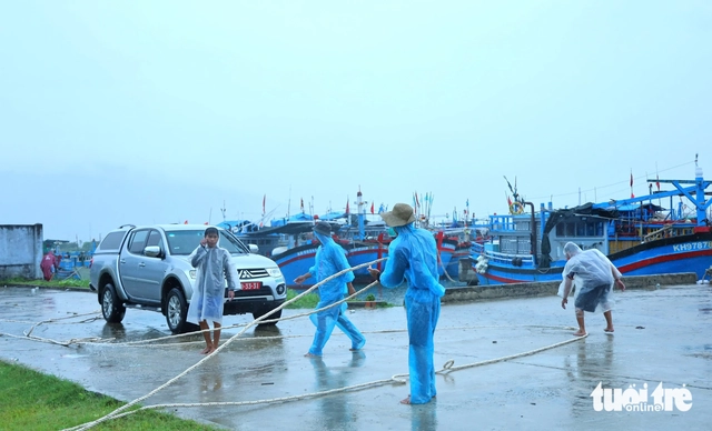 Větry a déšť způsobené bouří Kalmaegi zasáhly pevninu, předpověď předpokládá, že bouře dříve zasáhne pobřeží - Foto 1.