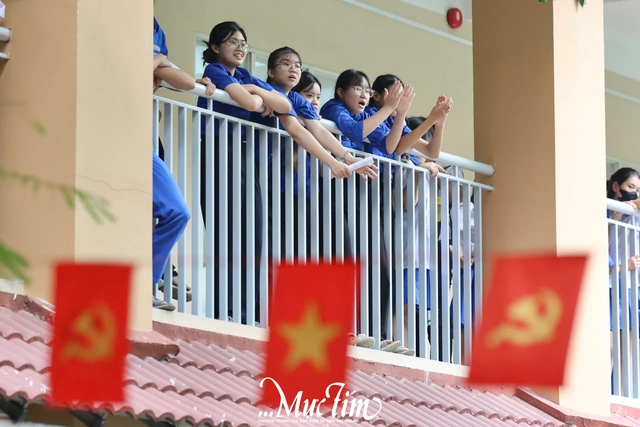 Nạp 'vitamin' âm nhạc cùng teen Trường THPT Bình Chiểu trong giờ ra chơi- Ảnh 6. Nạp 'vitamin' âm nhạc cùng teen Trường THPT Bình Chiểu trong giờ ra chơi- Ảnh 6.