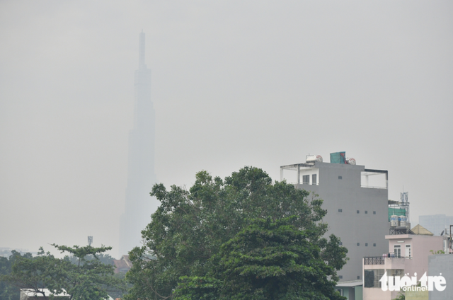 Dense fog blankets Ho Chi Minh City on Thursday morning - Ảnh 2.