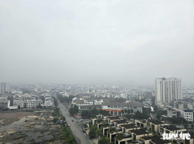 Dense fog blankets Ho Chi Minh City on Thursday morning - Ảnh 7.