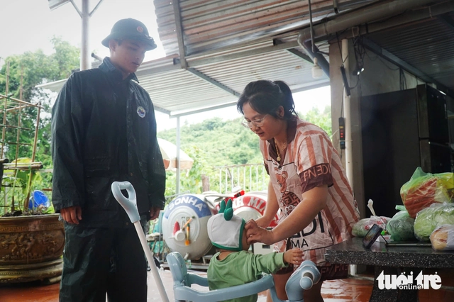 Gió và mưa bão Kalmaegi đã ảnh hưởng trên đất liền, dự báo bão vào bờ sớm hơn - Ảnh 4.