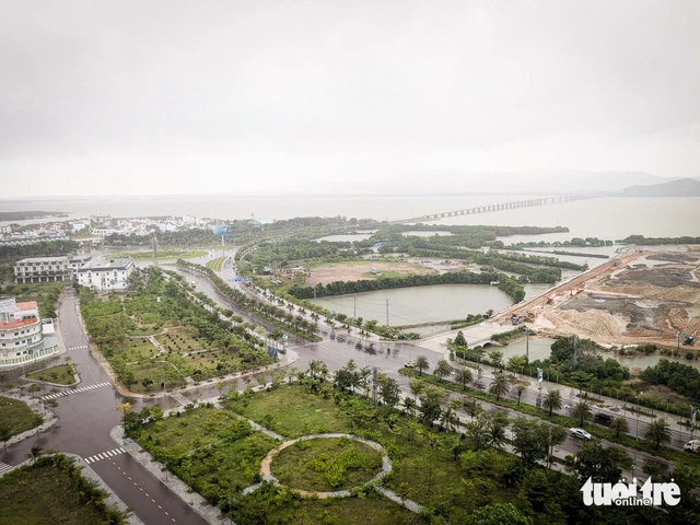 Gió và mưa bão Kalmaegi đã ảnh hưởng trên đất liền, dự báo bão vào bờ sớm hơn - Ảnh 4.