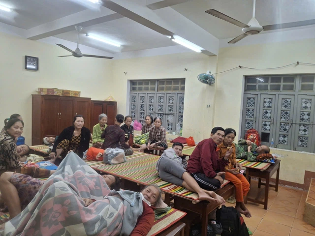 Bão Kalmaegi đổ bộ đất liền Gia Lai -  Đắk Lắk, sức gió mạnh cấp 12-13 - Ảnh 1.