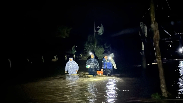 22h15, tâm bão Kalmaegi đang ở Tây Nguyên, cường độ bão mạnh cấp 9 - Ảnh 5.