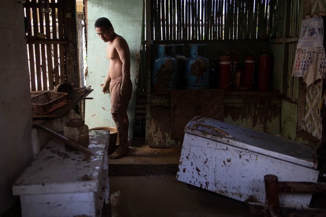 Typhoon Kalmaegi hits Vietnam after killing 114 in Philippines- Ảnh 4. Typhoon Kalmaegi hits Vietnam after killing 114 in Philippines- Ảnh 4.