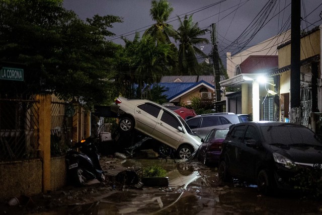 Typhoon Kalmaegi hits Vietnam after killing 114 in Philippines- Ảnh 7. Typhoon Kalmaegi hits Vietnam after killing 114 in Philippines- Ảnh 7.