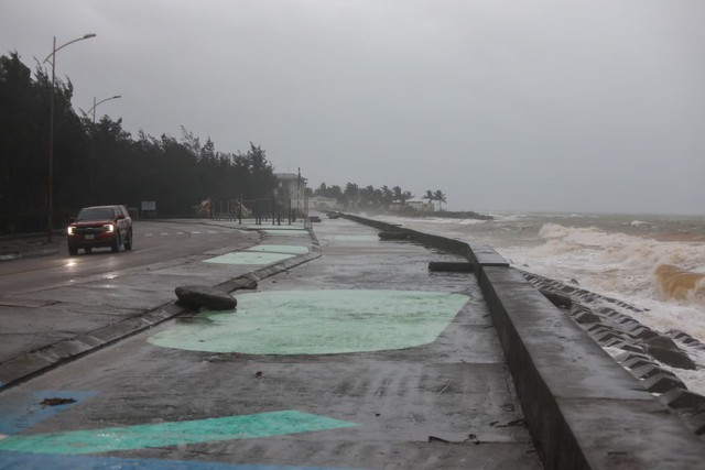 Typhoon Kalmaegi brings rain and destruction to Vietnam as death toll nears 200 in Philippines- Ảnh 3.