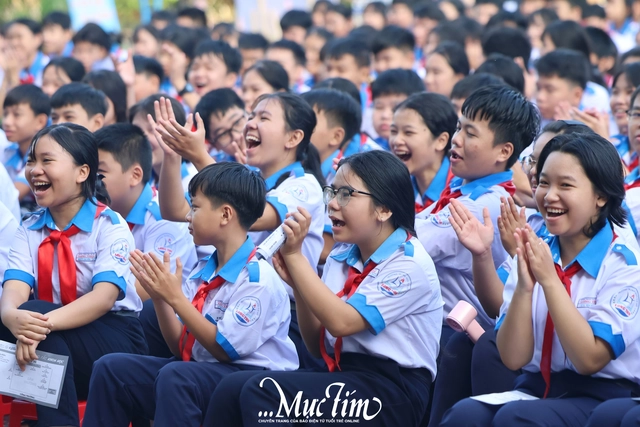 Học trò Trường THCS Long Thọ hào hứng 'chat với nhà khoa học'- Ảnh 1.