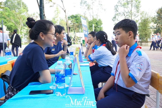 Học trò Trường THCS Long Thọ hào hứng 'chat với nhà khoa học'- Ảnh 5.