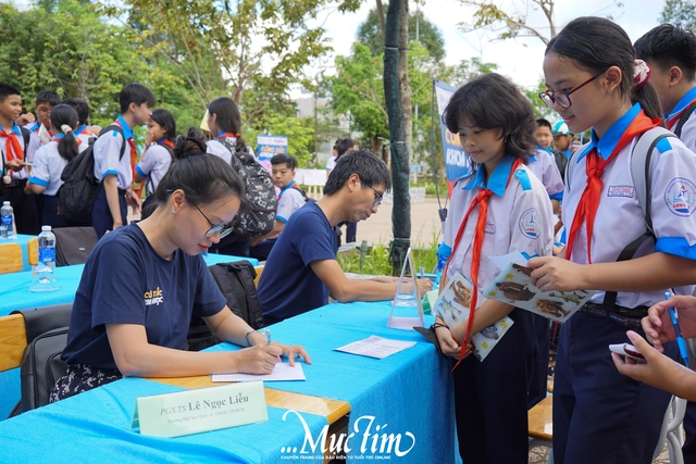 Học trò Trường THCS Long Thọ hào hứng 'chat với nhà khoa học'- Ảnh 12.