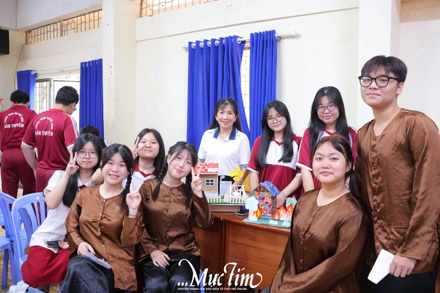 Học sinh Trường THPT Hàn Thuyên chế tạo mô hình máy rửa tay tự động- Ảnh 14. Học sinh Trường THPT Hàn Thuyên chế tạo mô hình máy rửa tay tự động- Ảnh 14.