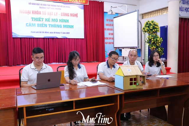 Học sinh Trường THPT Hàn Thuyên chế tạo mô hình máy rửa tay tự động- Ảnh 5. Học sinh Trường THPT Hàn Thuyên chế tạo mô hình máy rửa tay tự động- Ảnh 5.