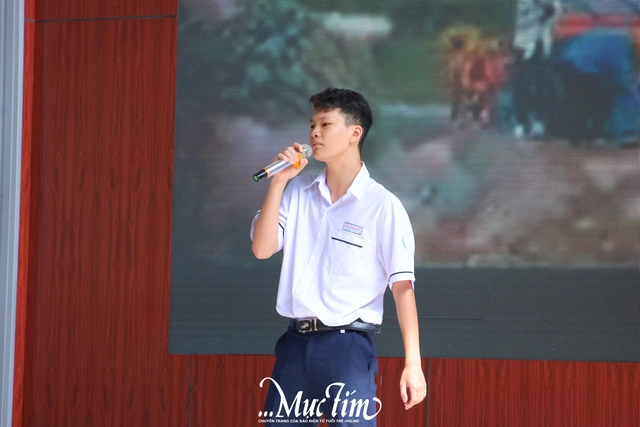 Học trò Trường THPT Hàn Thuyên 'tặng quà' 20-11 sớm cho thầy cô - Ảnh 17.