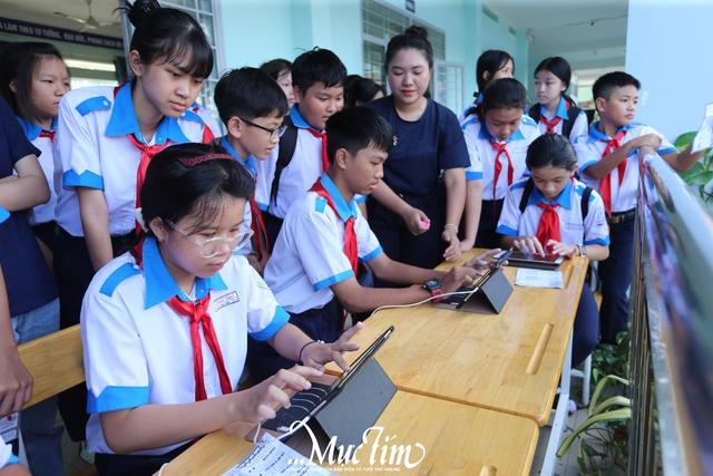 Teen Trường THCS Long Thọ thích thú khám phá điều chưa 'bật mí' về thuốc, cây xanh và vi khuẩn - Ảnh 15.