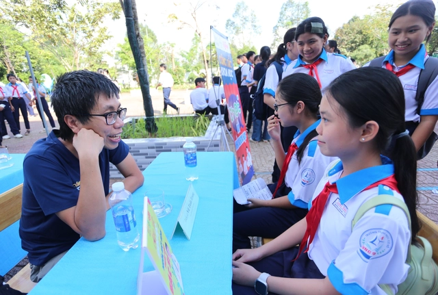 Học trò Trường THCS Long Thọ hào hứng 'chat với nhà khoa học'- Ảnh 8.