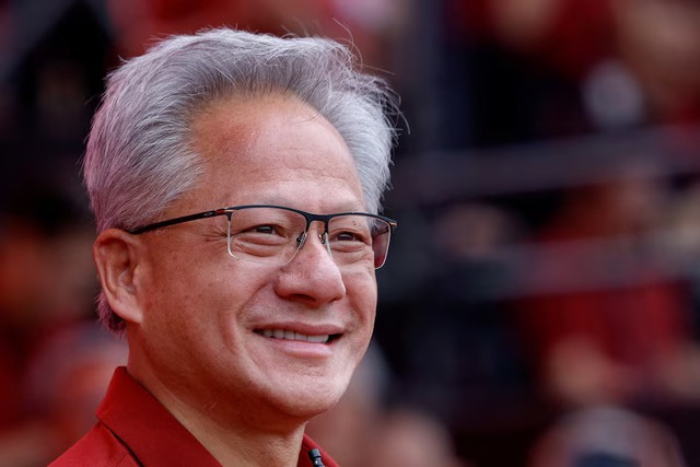 Nvidia CEO Huang sees strong demand for Blackwell chips - Ảnh 1. Nvidia CEO Huang sees strong demand for Blackwell chips - Ảnh 1.