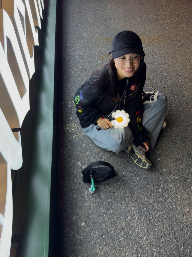 Soobin 'đu' concert G-Dragon, sự cố hài hước sau đó khiến fan bật cười- Ảnh 6.