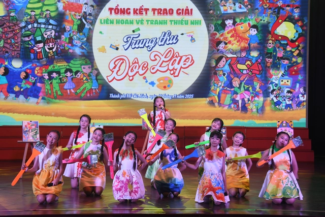 Hội đồng Đội TP.HCM trao 150 giải thưởng vẽ tranh Trung thu Độc lập - Ảnh 2.