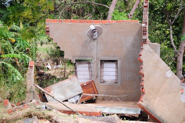 Vietnam launches campaign to build over 1,500 homes for flood victims - Ảnh 1.