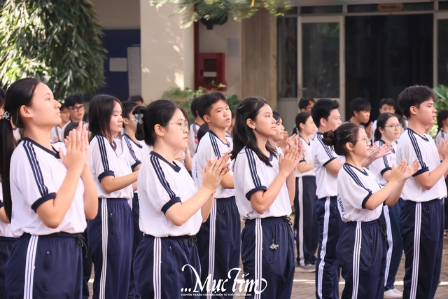 Khoảnh khắc ấn tượng khi học sinh TP.HCM cùng hòa nhịp trong bài đồng diễn võ nhạc Vovinam - Ảnh 4.