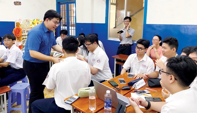 Học cùng... phụ huynh - Ảnh 2.