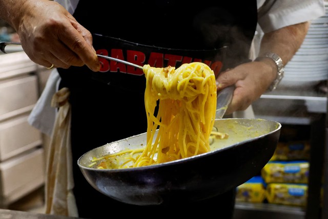 Beyond pizza and pasta: Italy's culinary heritage awaits UNESCO nod - Ảnh 2. Beyond pizza and pasta: Italy's culinary heritage awaits UNESCO nod - Ảnh 2.