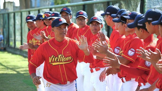 Bóng chày Việt Nam thua Indonesia 3-19 - Ảnh 1. Bóng chày Việt Nam thua Indonesia 3-19 - Ảnh 1.