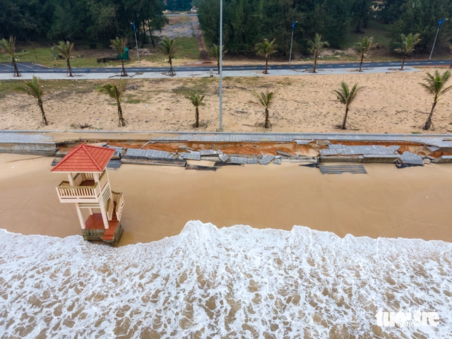 Vietnam $3.2mn coastal seawall collapses before use, repairs proposed - Ảnh 3. Vietnam $3.2mn coastal seawall collapses before use, repairs proposed - Ảnh 3.