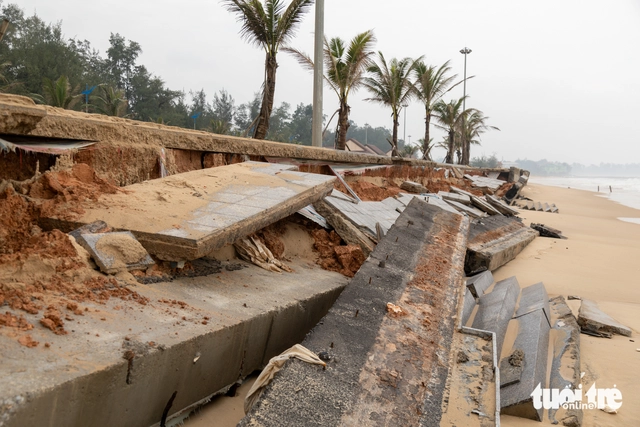 Vietnam $3.2mn coastal seawall collapses before use, repairs proposed - Ảnh 2. Vietnam $3.2mn coastal seawall collapses before use, repairs proposed - Ảnh 2.