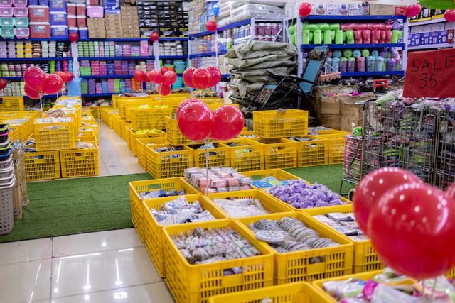 ADB approves $400 million loan to make it easier to do business in the Philippines - Ảnh 1.