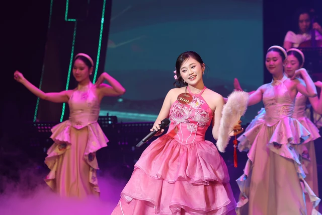 Yêu dòng nhạc dân gian, giọng ca 16 tuổi Gia Linh giành giải Nhì Tiếng hát Hà Nội- Ảnh 2.