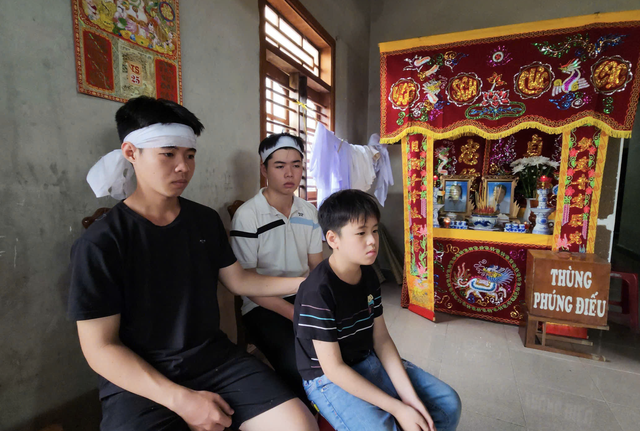 Historic floods in south-central Vietnam: from devastation to determined rebuilding - Ảnh 9.