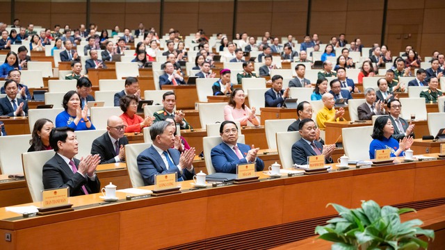 Vietnam’s National Assembly passes 51 laws, 39 resolutions at 10th session - Ảnh 1.