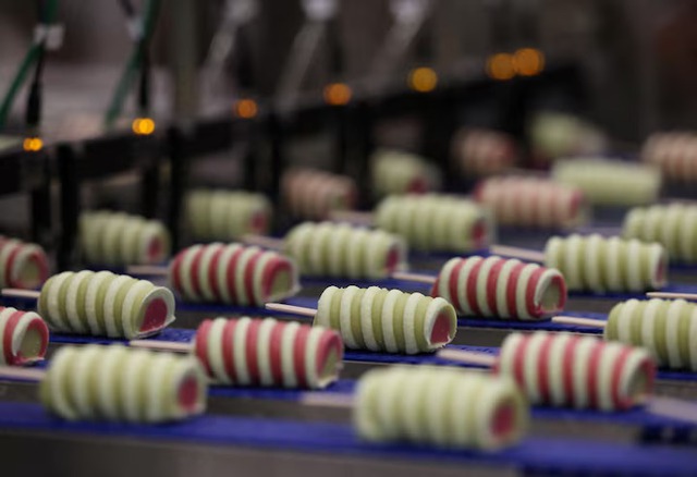 Ice-cream spin-off turns up heat on Unilever to deliver on growth, margins - Ảnh 1.