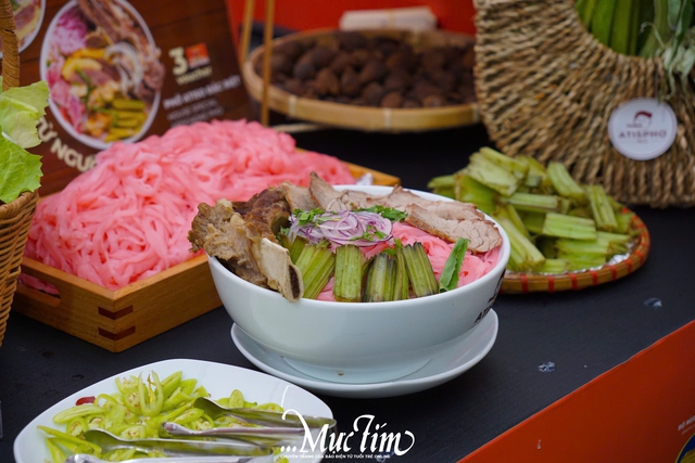 Teen hào hứng trải nghiệm những món phở có 1-0-2 tại Ngày của Phở - Ảnh 4.