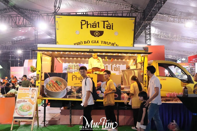 Rapper Nhật Hoàng, DANMY trình diễn ca khúc mới tại Lễ hội Ngày của Phở 2025 - Ảnh 2.