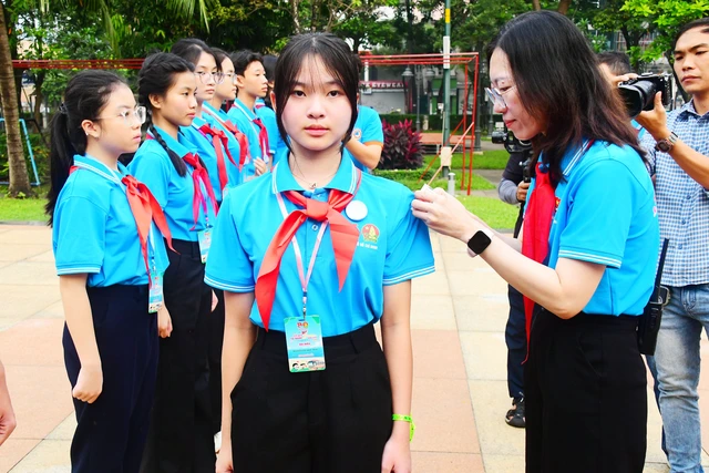 Khai mạc Hành trình Em yêu Tổ quốc Việt Nam- Ảnh 4. Khai mạc Hành trình Em yêu Tổ quốc Việt Nam- Ảnh 4.