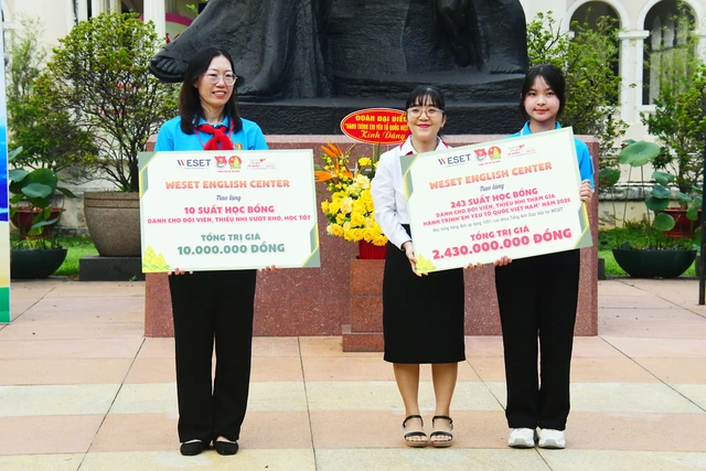 Khai mạc Hành trình Em yêu Tổ quốc Việt Nam- Ảnh 6. Khai mạc Hành trình Em yêu Tổ quốc Việt Nam- Ảnh 6.