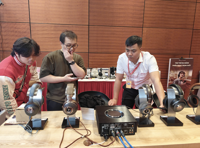 Luxury high-end audiovisual systems showcased at AV Show Hanoi 2025
- Ảnh 1. Luxury high-end audiovisual systems showcased at AV Show Hanoi 2025
- Ảnh 1.